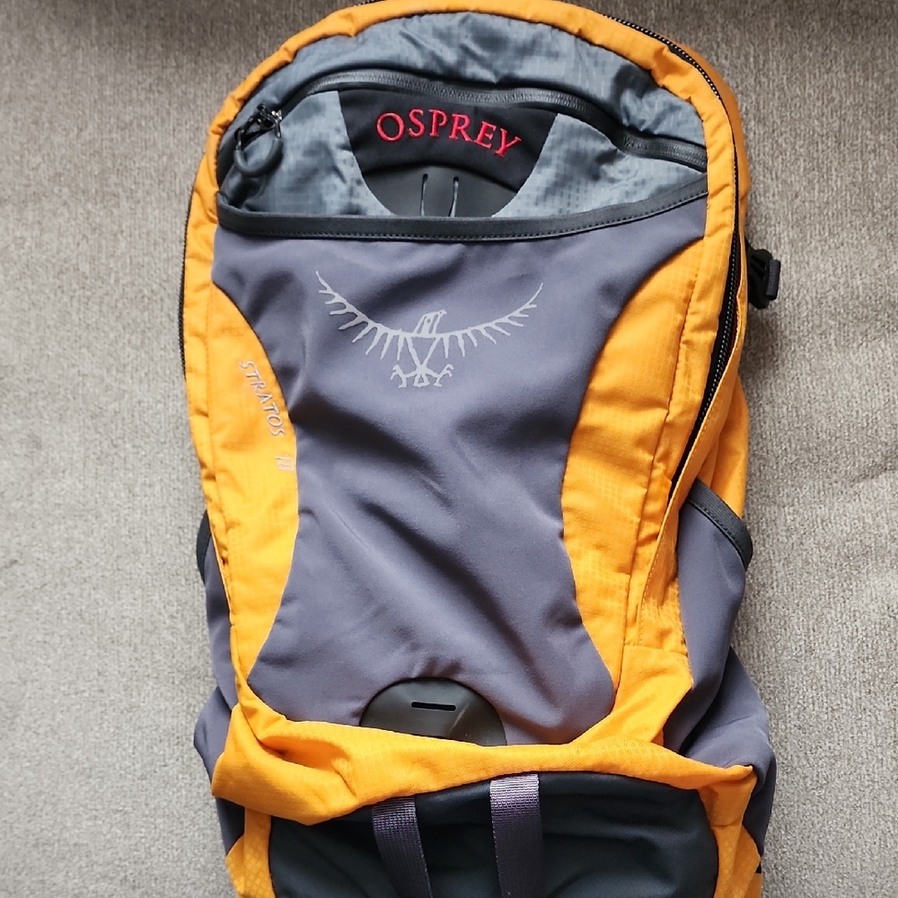 Osprey Stratos 18 Hiking Backpack. Grey / Orange. In Excellent condition.